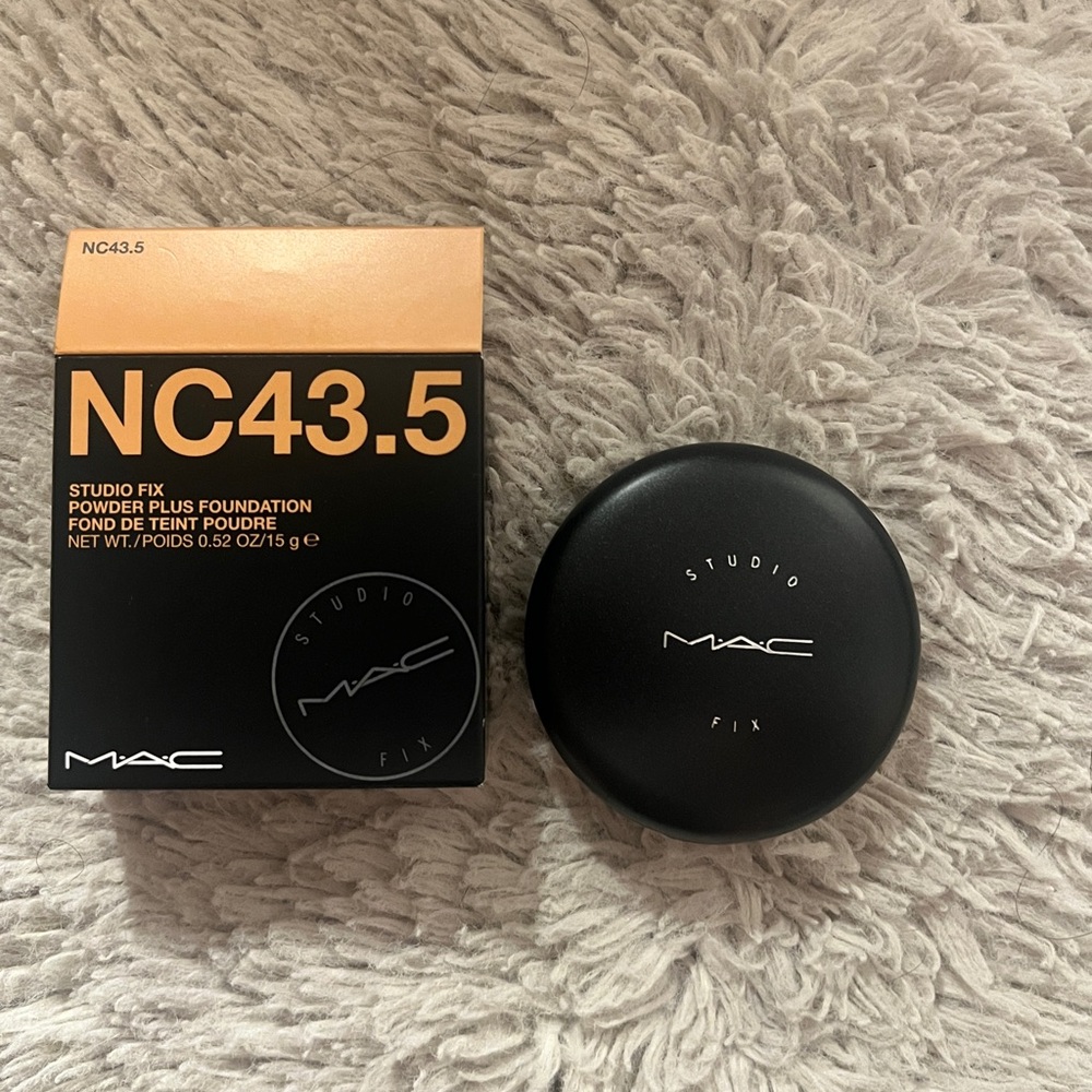New MAC Cosmetics Studio Fix Powder Plus Foundation NC43.5